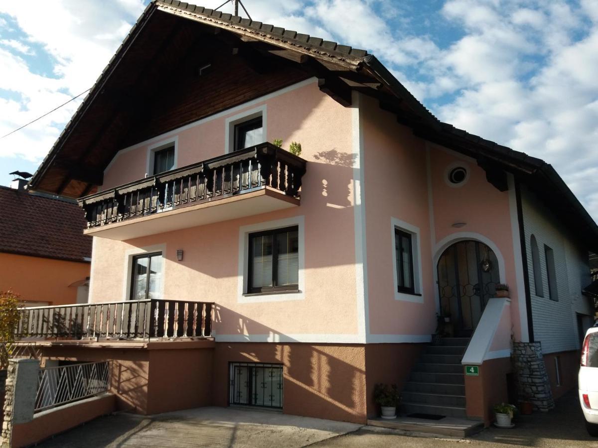 Wohnung Mit Charme In Pinsdorf Exteriör bild